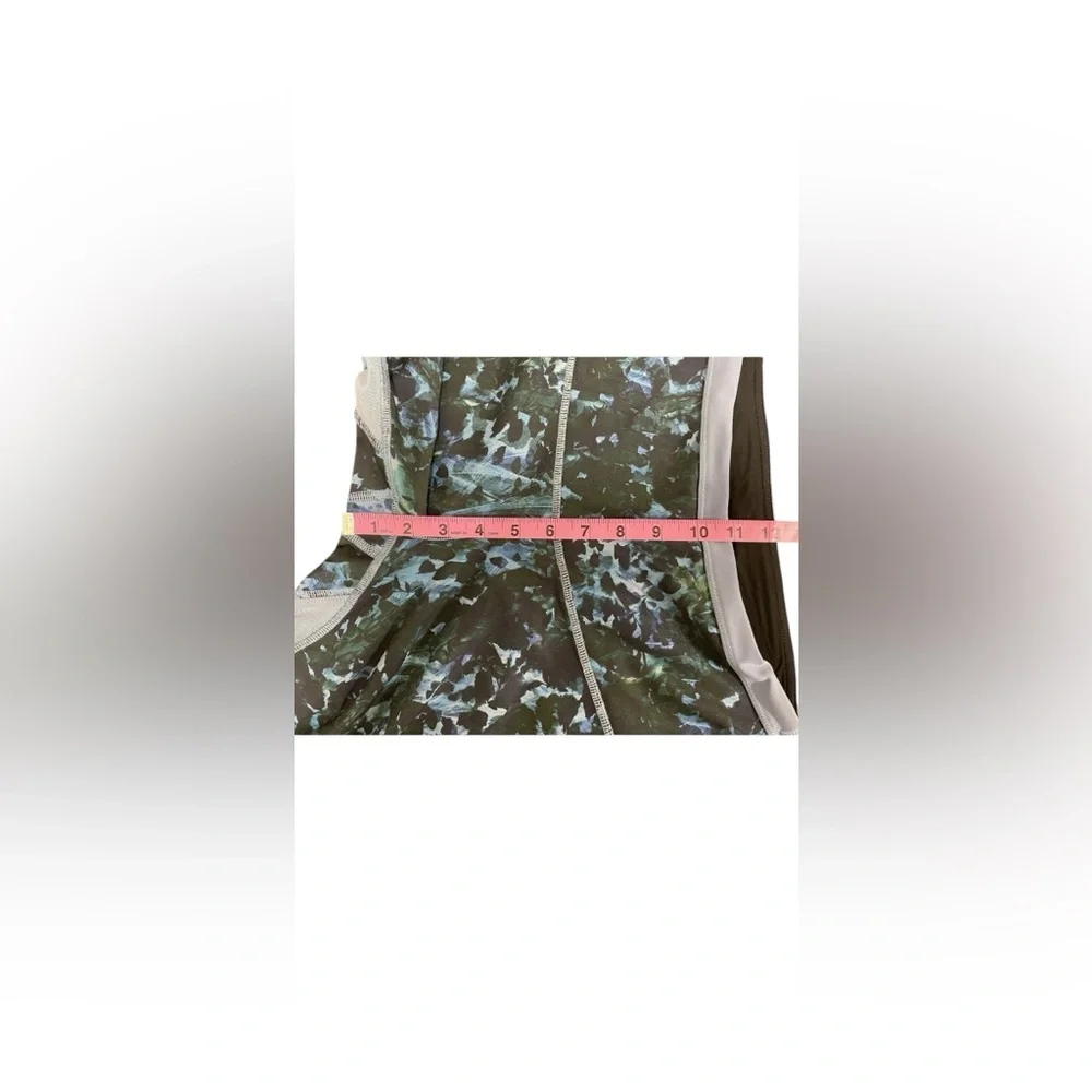 Lululemon Gray & Blue Camo‎ Print Leggings 6 Full Length Athletic Pants Womens